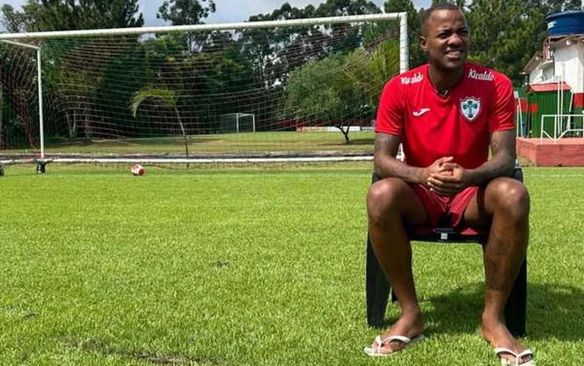 ex-Menino da Vila, Victor Andrade, jogador