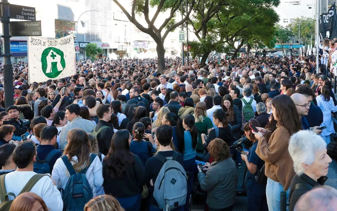 instituições de ensino público, faculdades públicas, centros de estudo públicos