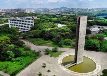 instituições, ensino, centros, acadêmicos, estabelecimentos, pesquisa;