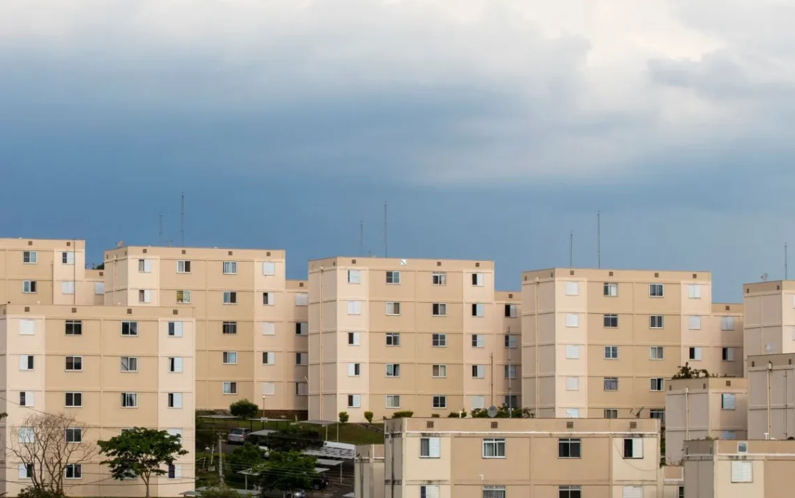 benefício, subsídio, apoio financeiro, assistência habitacional;