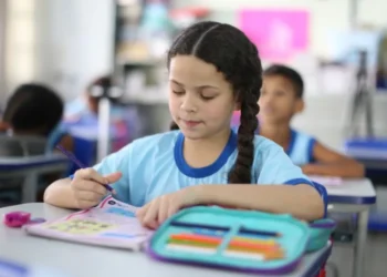 Educação Econômica, Alfabetização Financeira, Conhecimento Financeiro;