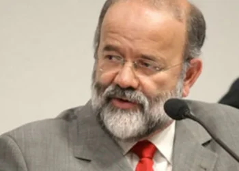 suspeição, condenação, processo;